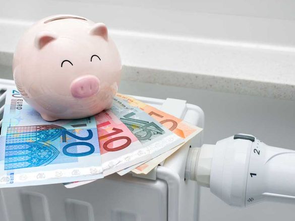 Soluciones Energéticas y Reformas, S.L. alcancía con billetes