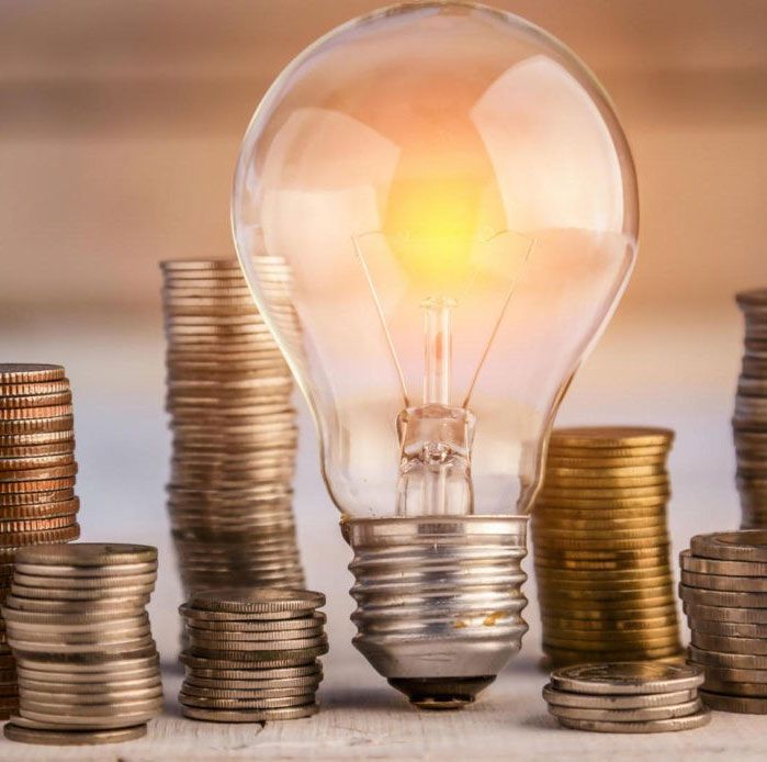 Soluciones Energéticas y Reformas, S.L. bombilla con monedas