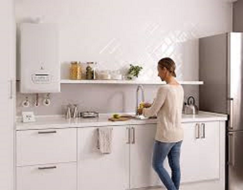 Soluciones Energéticas y Reformas, S.L. dama en cocina