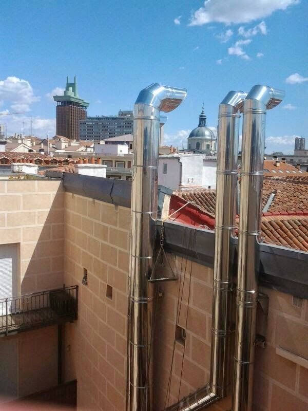 Soluciones Energéticas y Reformas, S.L. casa con extractores de humo